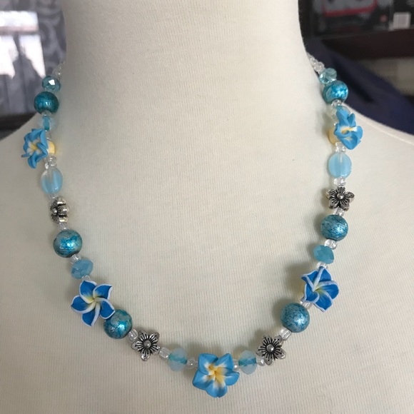 Jewelry - Flower Beaded Necklace